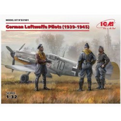 ICM 32101 1/32 German Luftwaffe Pilots (1939-1945) (3 Figures)