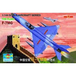TRUMPETER 01327 1/144 J-7 MiG China