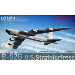 MODELCOLLECT UA72212 1/72 USAF B-52G Stratofortress strategic Bomber new ver
