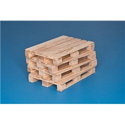 RB MODEL 35D30 1/35 4 x natural wood pallets