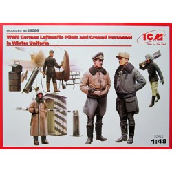 ICM 48086 1/48 WWII German Luftwaffe Pilots and Ground Personnel in Winter Uniform